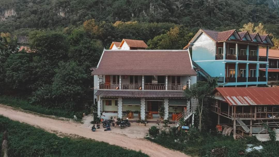 Arthith Guesthouse Nong Khiaw Exterior photo